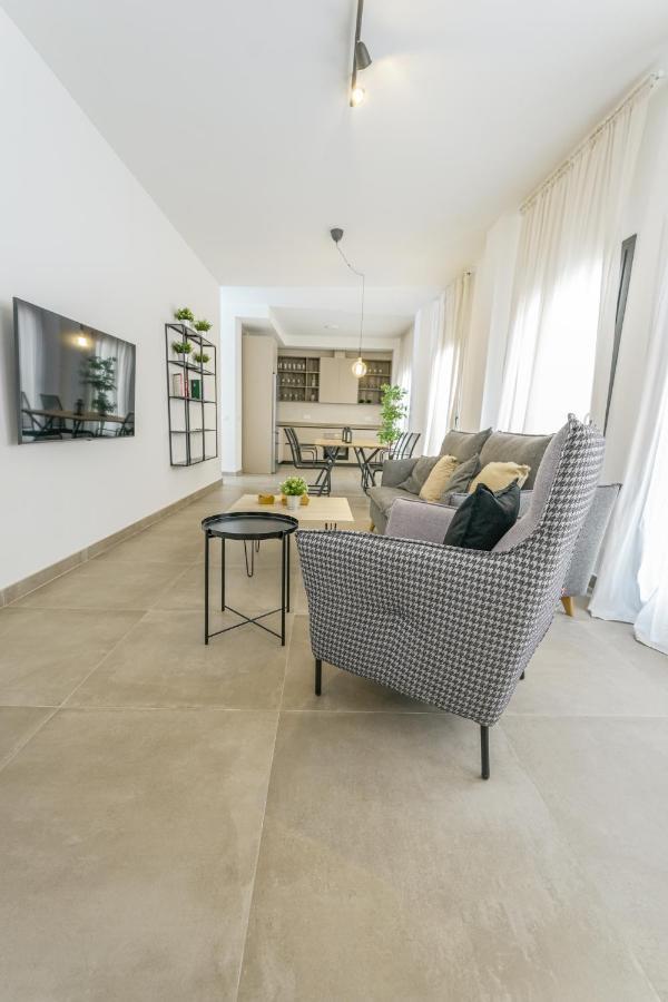 Moott Homes Casa De Leones Apto 1